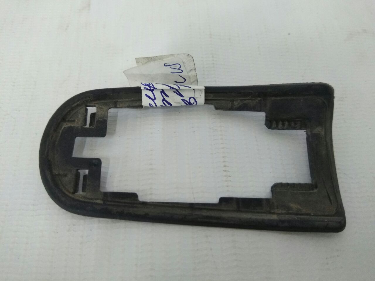 Прокладка ручки двери передней правой для Ford Focus · 2007–2011