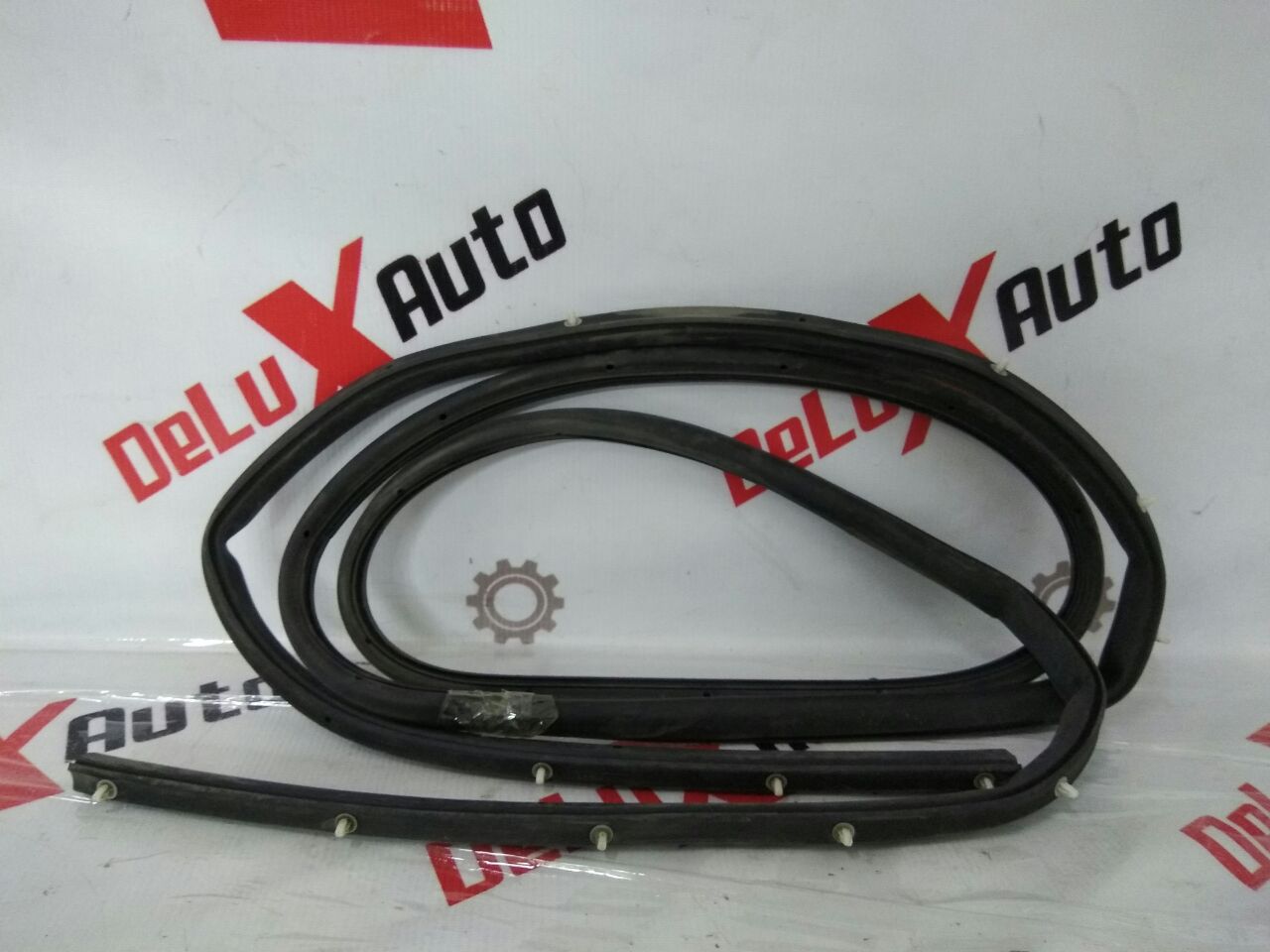 Уплотнитель двери передней правой для Ford Focus · 2007–2011