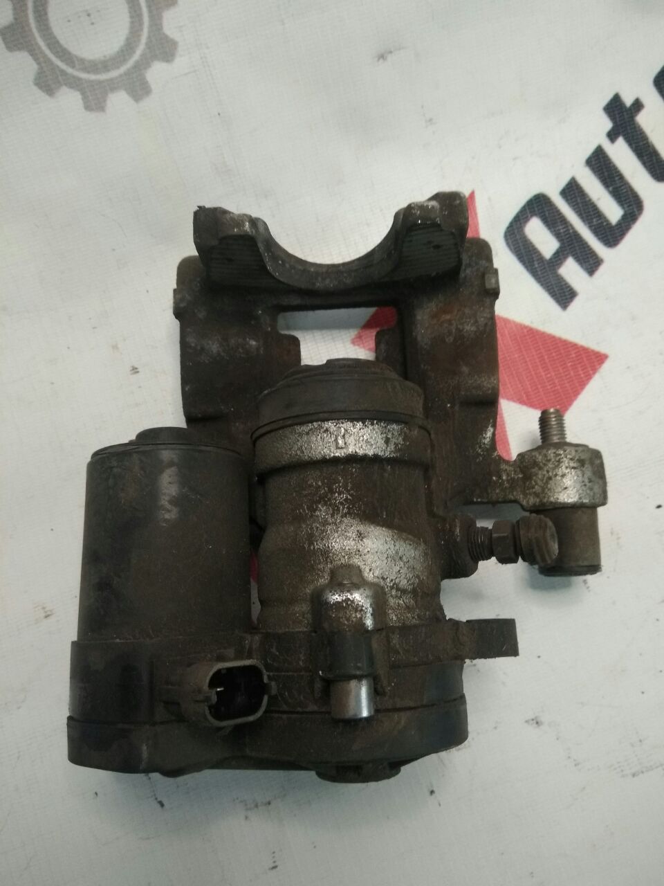 etrier spate dreapta pentru Ford Fusion · 2014–2015