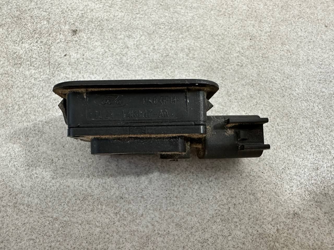 buton deschidere portbagaj pentru Ford Fusion · 2014–2015