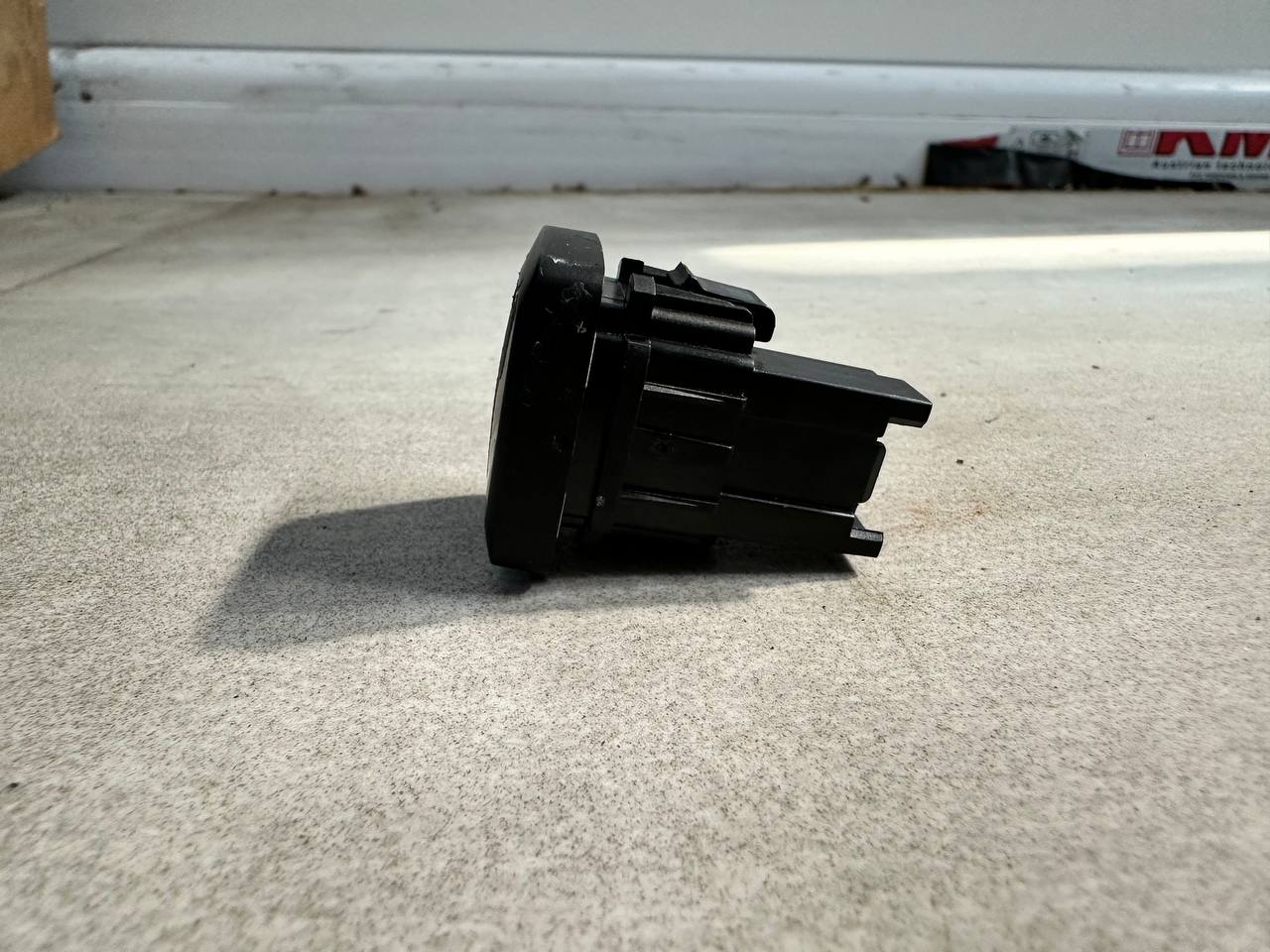 buton portbagaj pentru Ford Fusion · 2014–2015