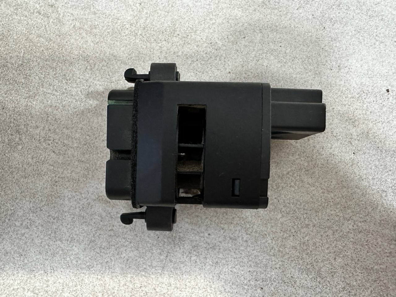 buton portbagaj pentru Ford Fusion · 2014–2015