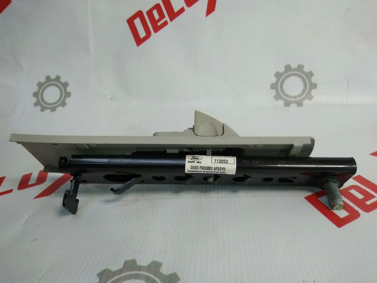 regulator curea siguranță față stânga cu defect pentru Ford Fusion · 2014–2015