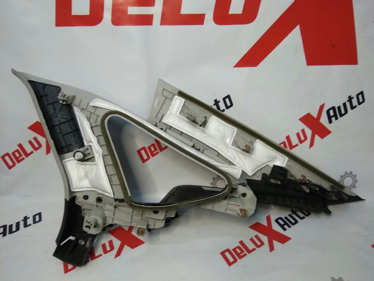 ornament superior spate suport stânga pentru Ford Fusion · 2014–2015