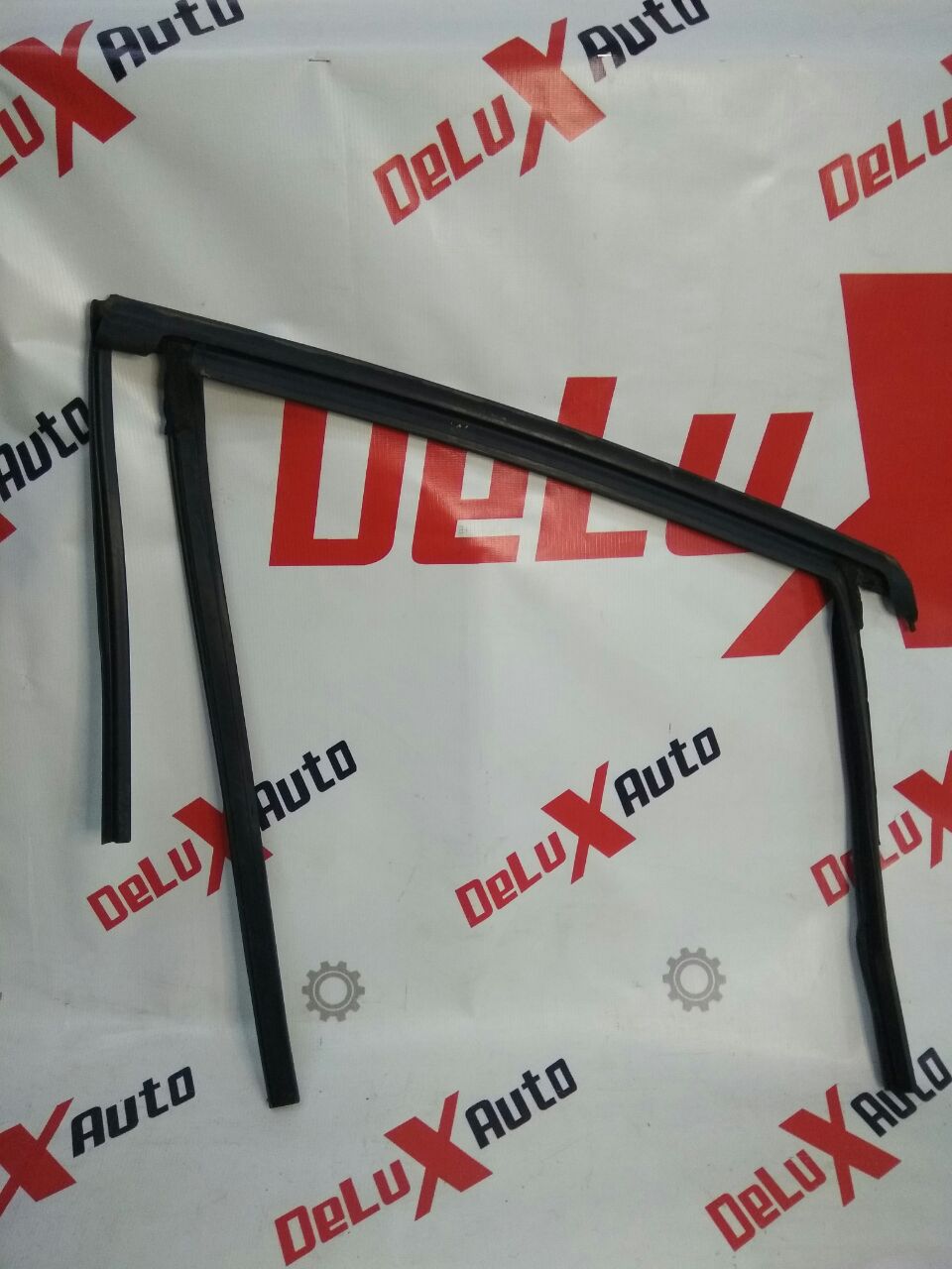 garnitură geam superior spate dreapta cu ornament pentru Ford Fusion · 2014–2015