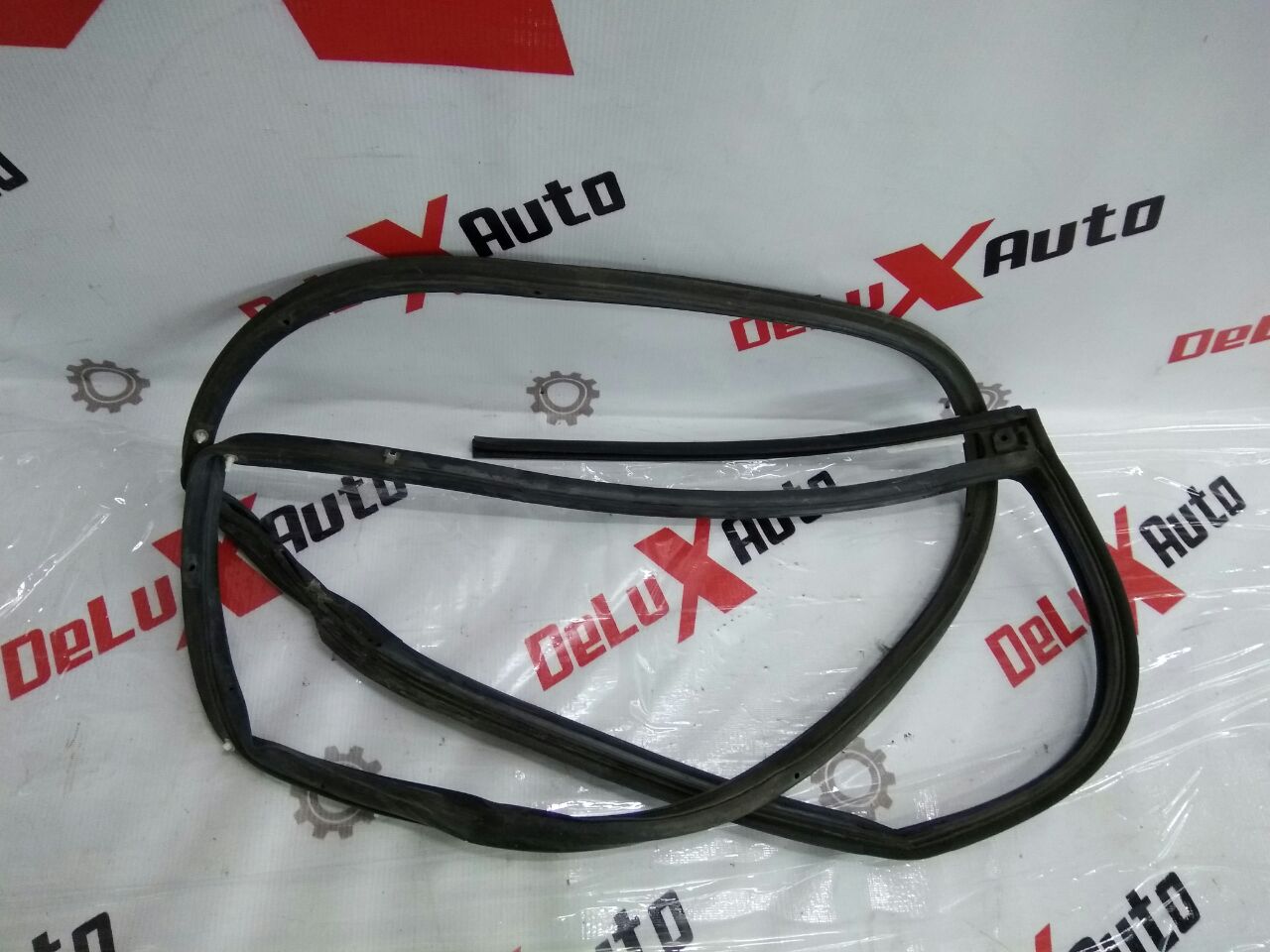 Уплотнитель двери задний левый для Honda Civic 2.2 · 2008