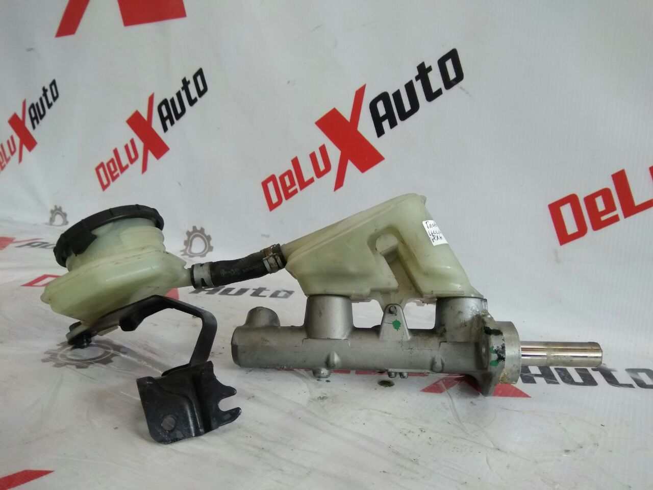 Главный тормозной цилиндр с расширительным бачком для Honda Civic 2.2 · 2008