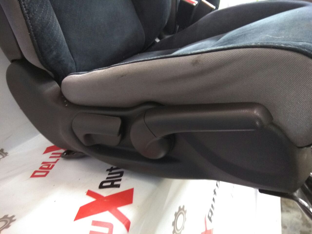 Сиденья передние для Honda Civic 2.2 · 2008