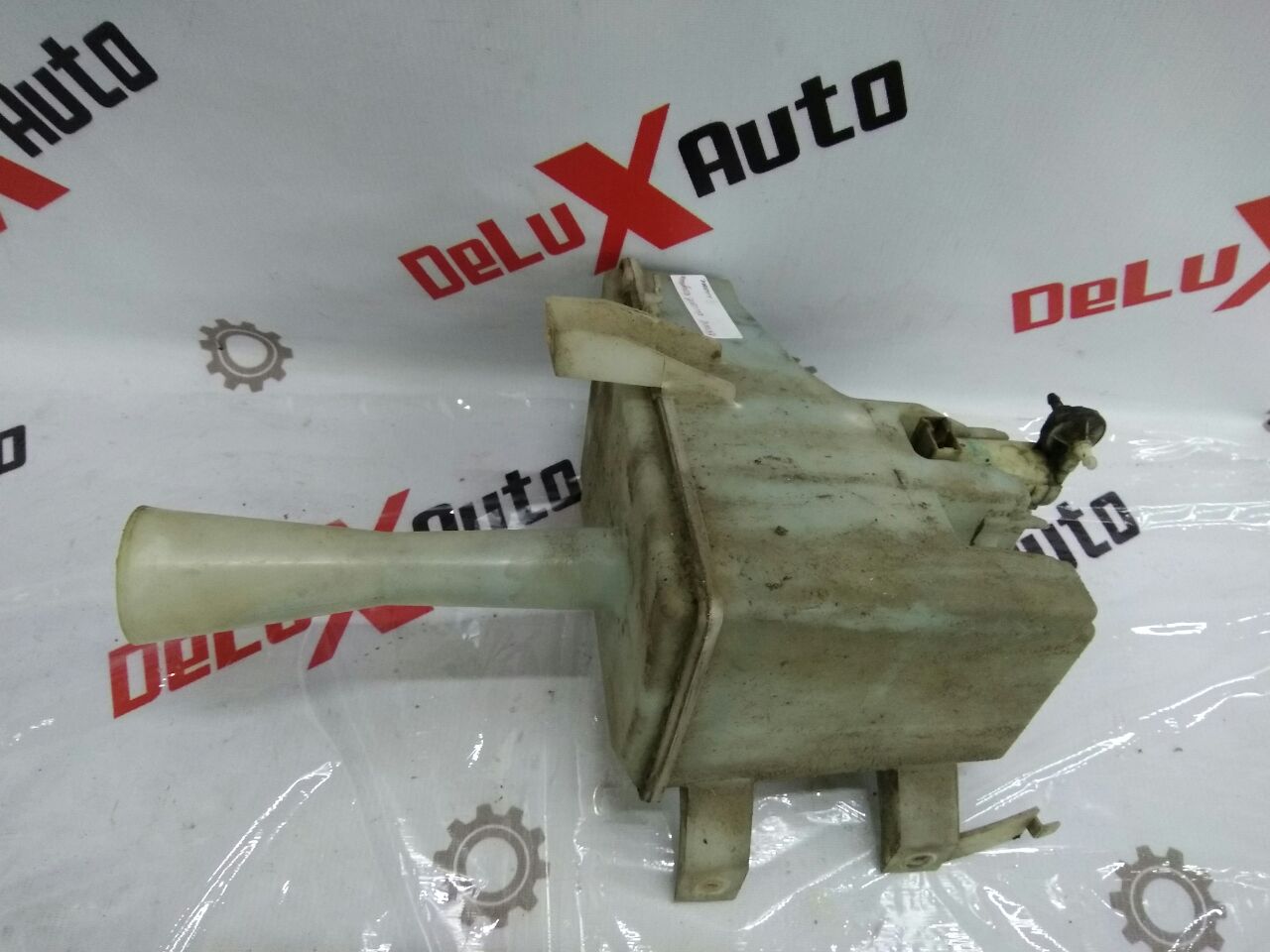 rezervor lichid parbriz lichid pentru Nissan Almera 1.5 · 2005 hatchback