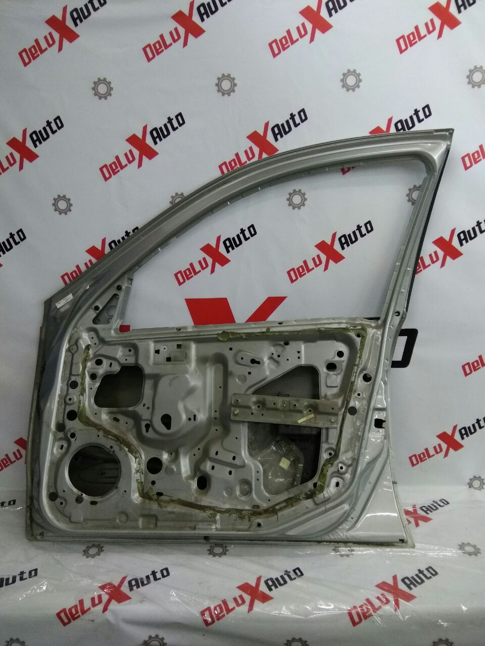 ușă față dreapta pentru Nissan Almera 1.5 · 2005 hatchback