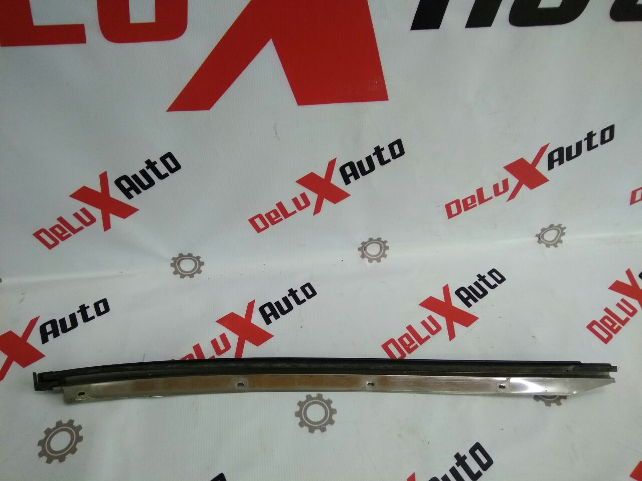garnitură parbriz geam față stânga pentru Nissan Almera 1.5 · 2005 hatchback