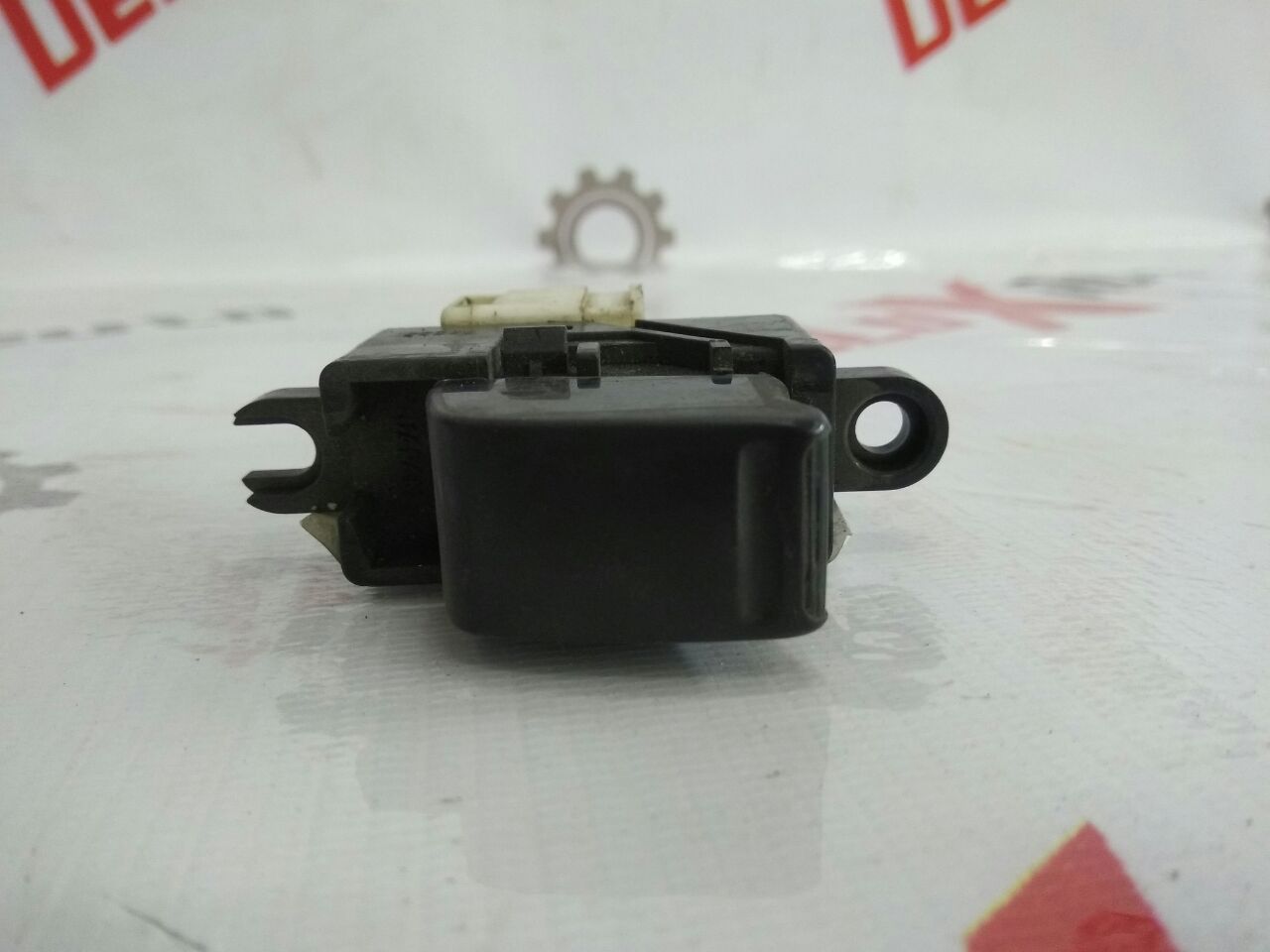 buton macara geam față dreapta pentru Nissan Almera 1.5 · 2005 hatchback