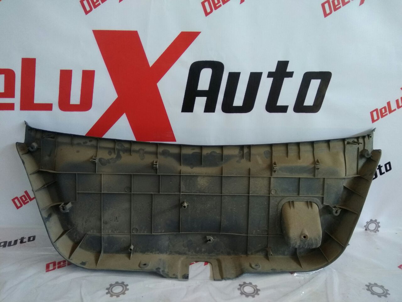 tapițerie ușă portbagaj inferior pentru Nissan Almera 1.5 · 2005 hatchback
