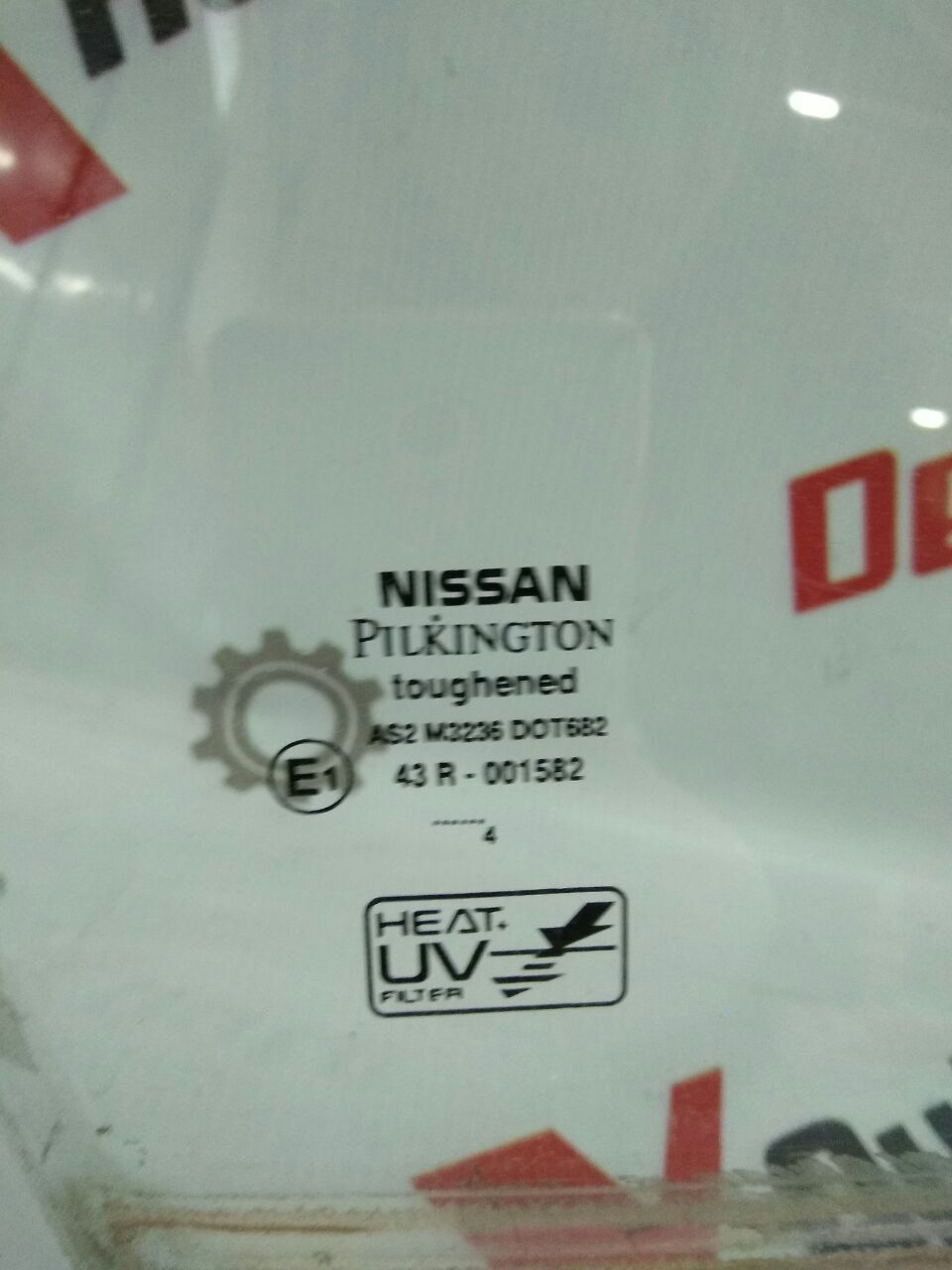 Стекло переднее правое для Nissan Almera 1.5 · 2005 хэтчбек