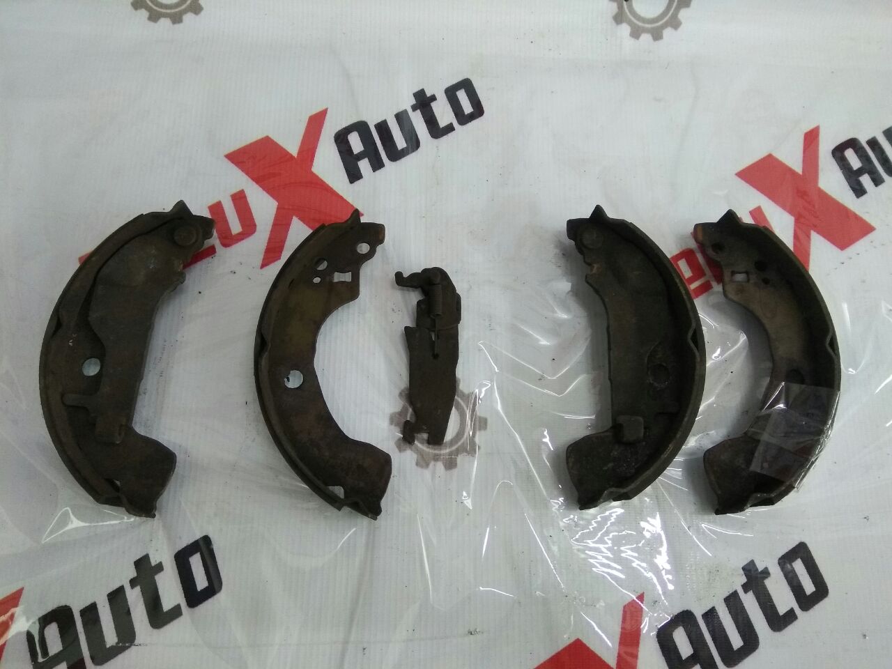 frână plăcuță spate