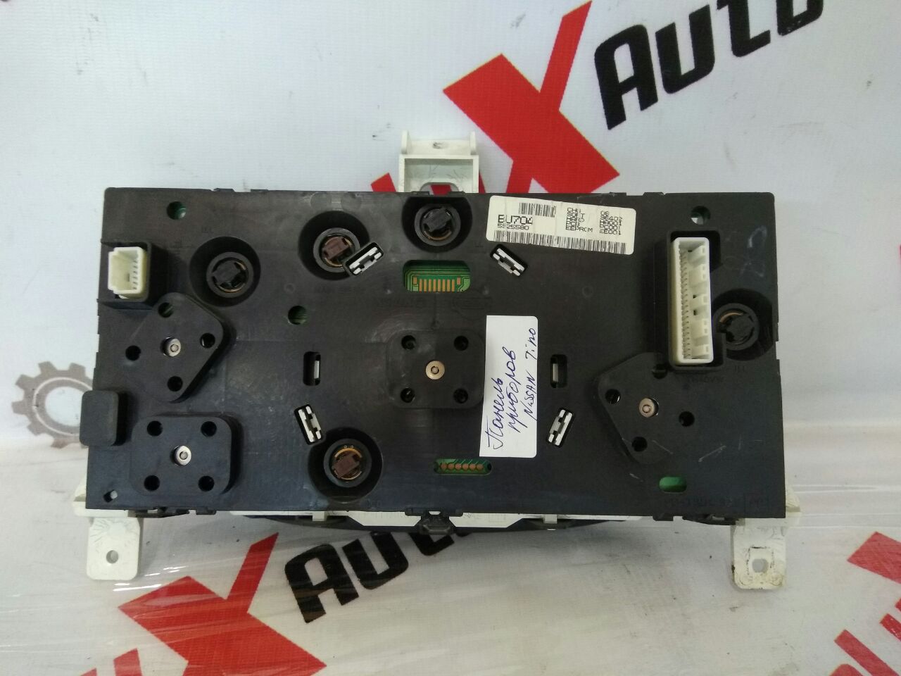 Панель приборов для Nissan Almero Tino 2.0 · 2006