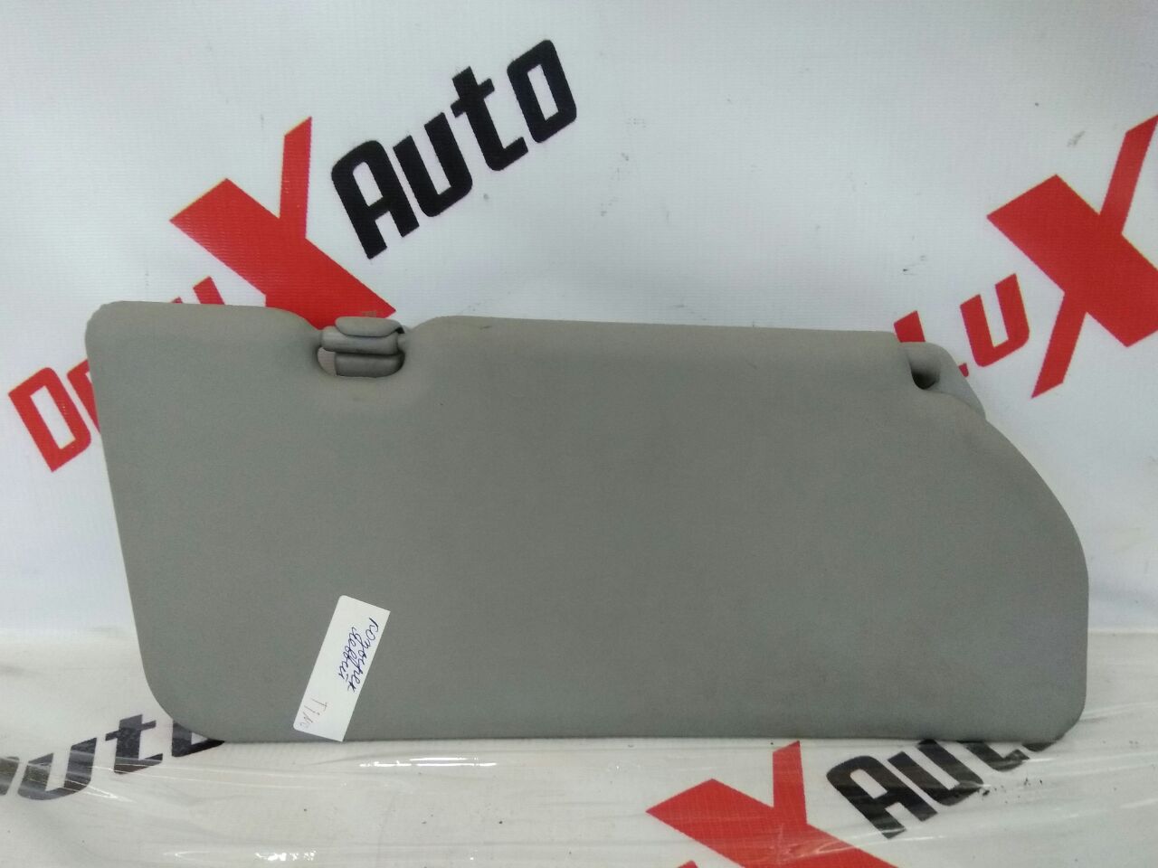 parasolar stânga pentru Nissan Almera Tino 2.0 · 2006