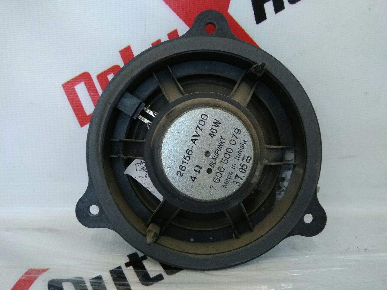 Динамик задний правый для Nissan Almero Tino 2.0 · 2006