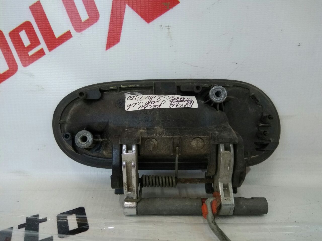 Ручка двери наружная задняя левая для Nissan Almero Tino 2.0 · 2006