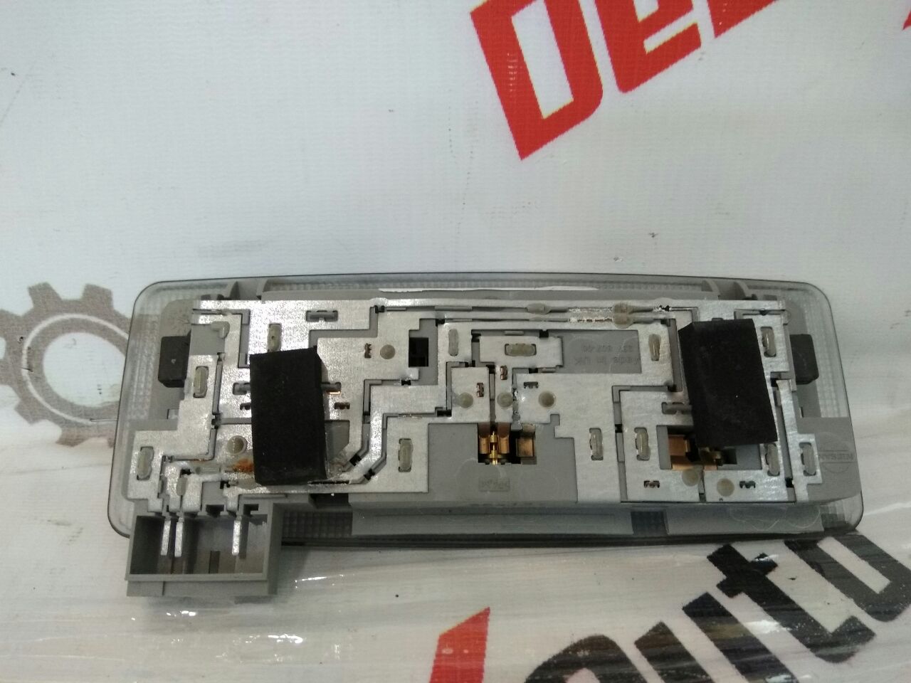 Плафон потолка задний для Nissan Almero Tino 2.0 · 2006