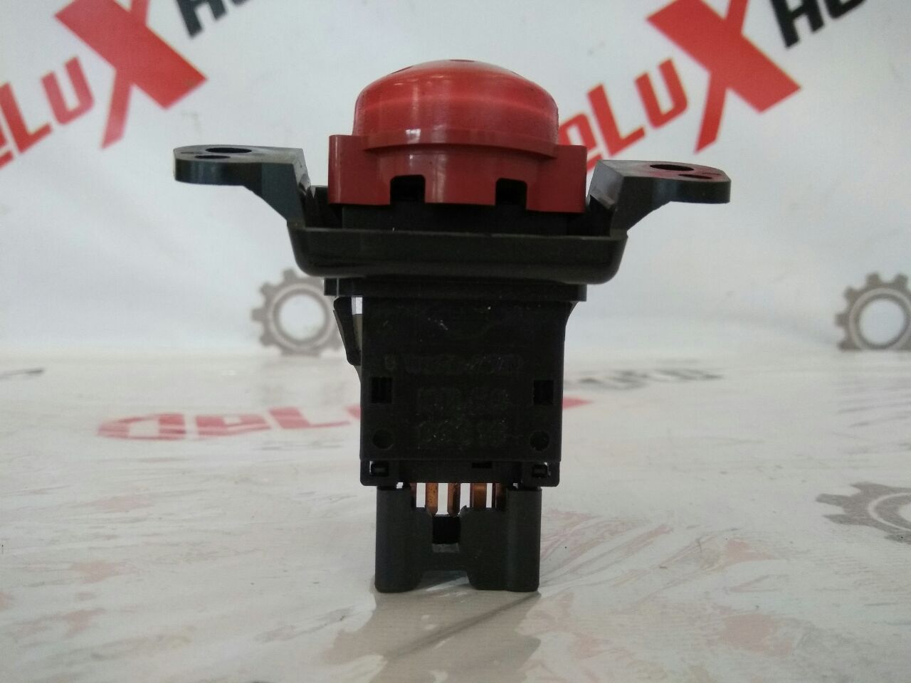 buton avarie oprire pentru Nissan Almera Tino 2.0 · 2006