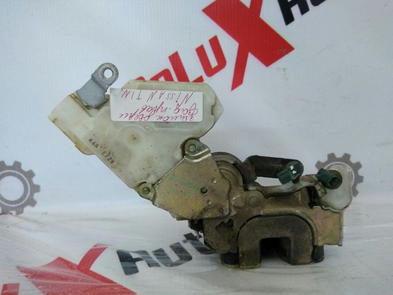 Замок двери задней правой для Nissan Almero Tino 2.0 · 2006