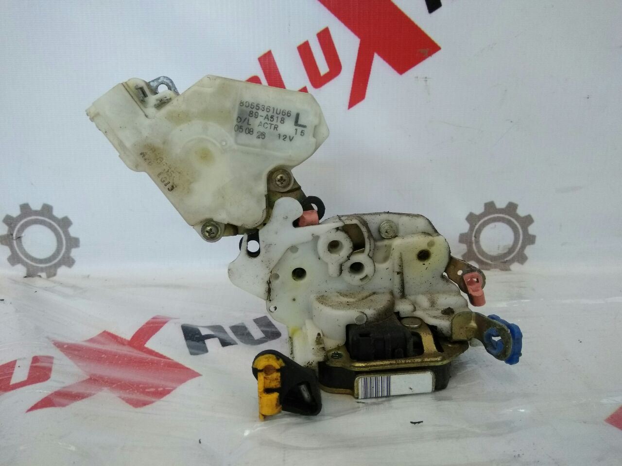 Замок двери передней левой для Nissan Almero Tino 2.0 · 2006