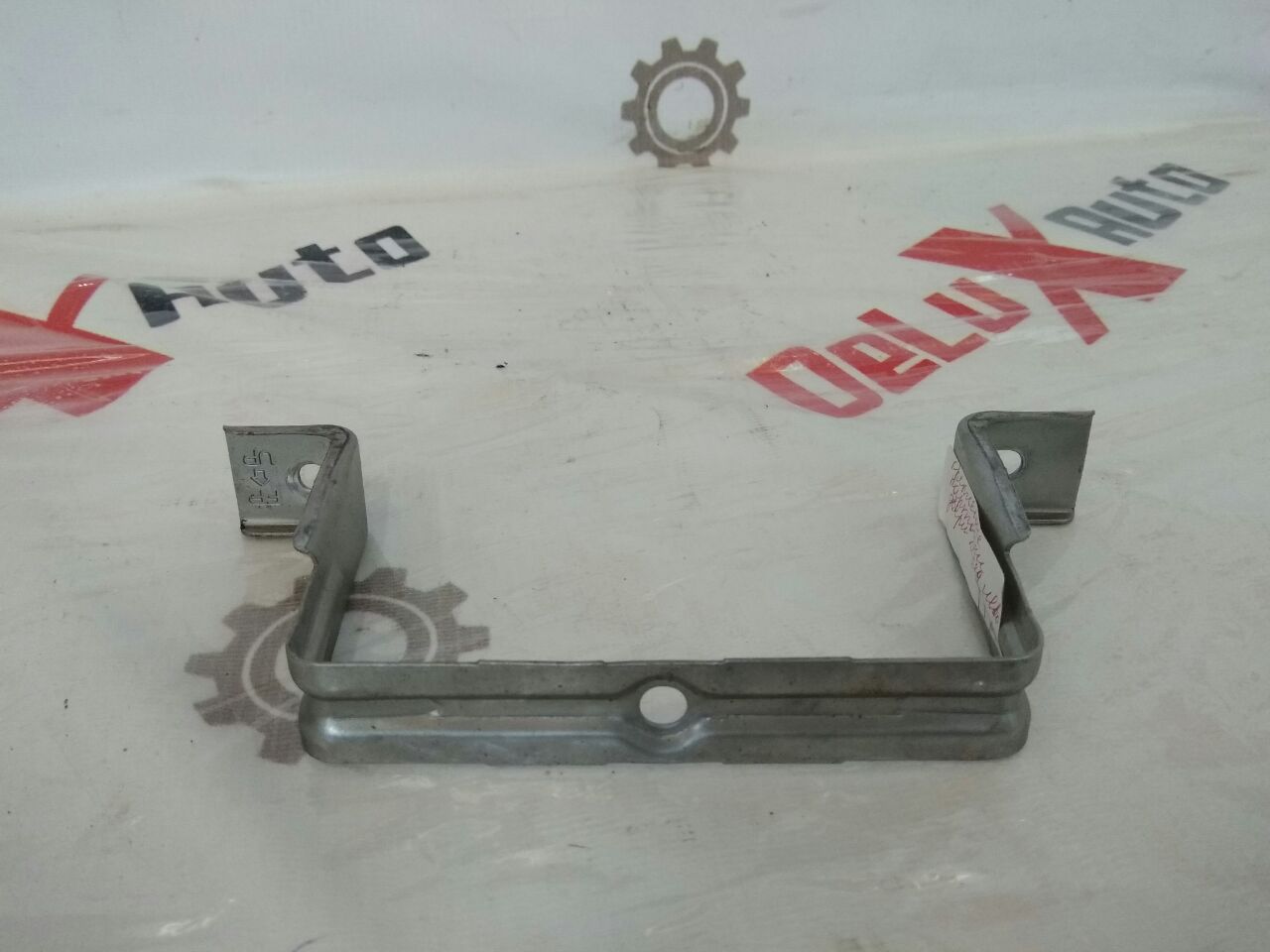 suport panou uși față stânga pentru Nissan Almera Tino 2.0 · 2006