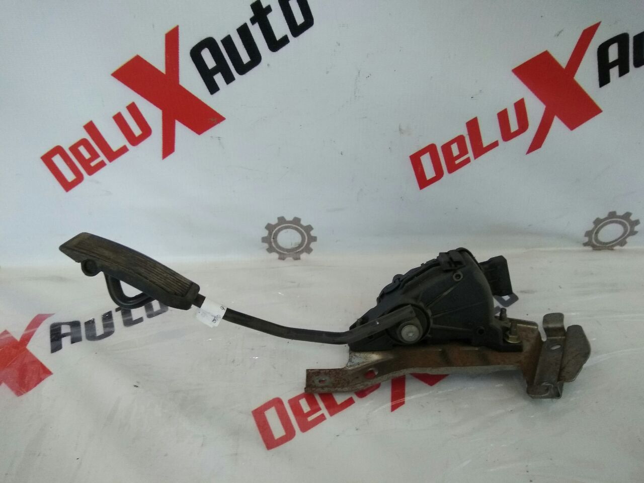 Педаль газа для Nissan Almero Tino 2.0 · 2006
