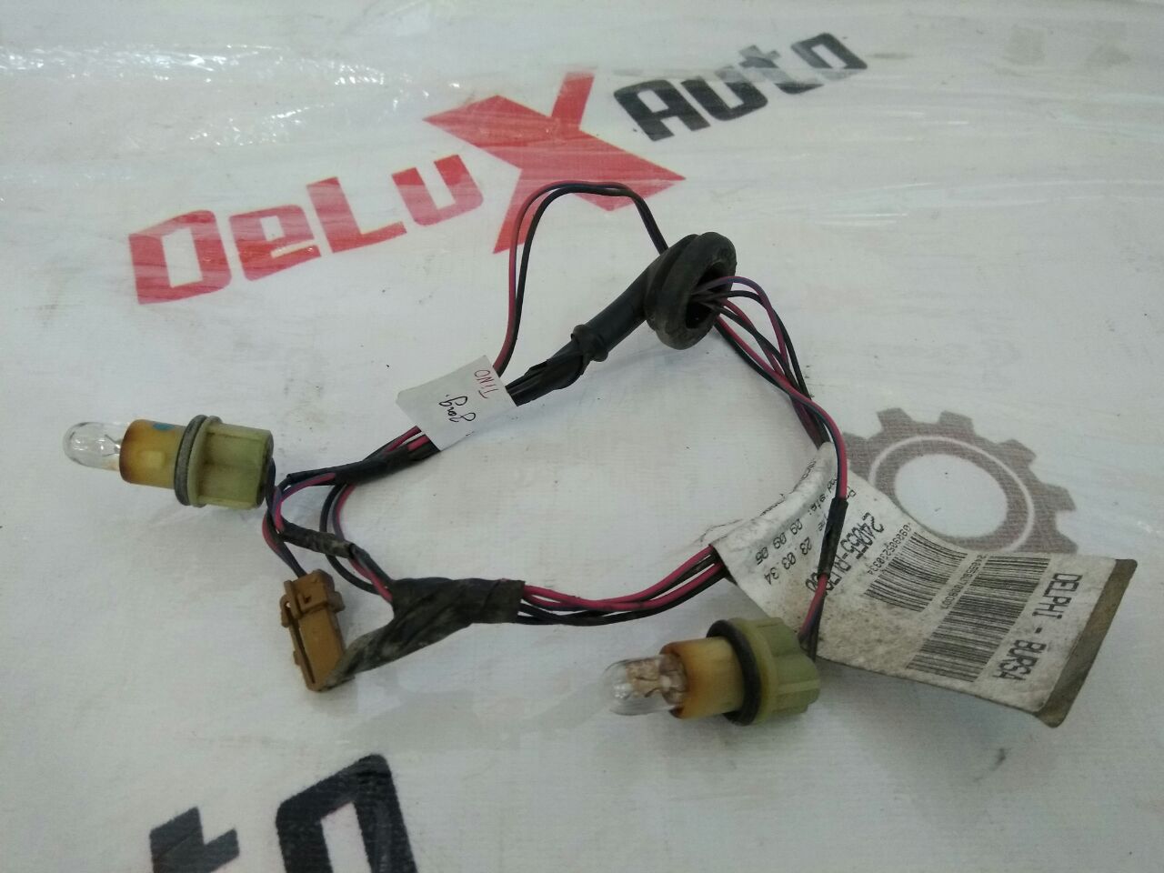 Проводка подсветки номера для Nissan Almero Tino 2.0 · 2006