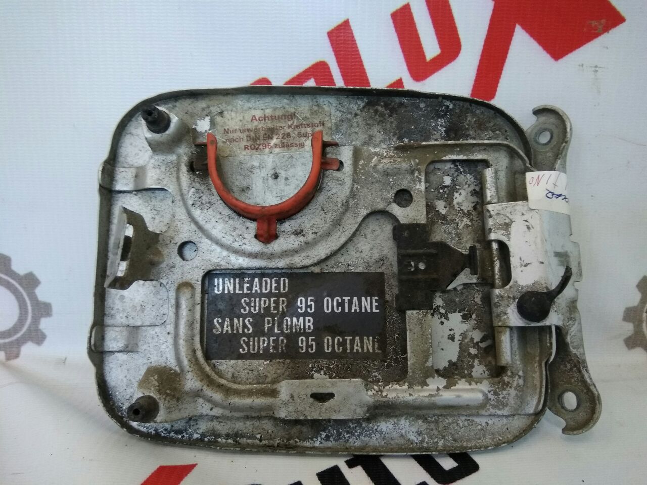 ușiță benzină pentru Nissan Almera Tino 2.0 · 2006