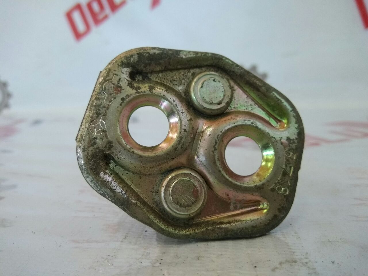 Петля двери задней правой для Nissan Almero Tino 2.0 · 2006