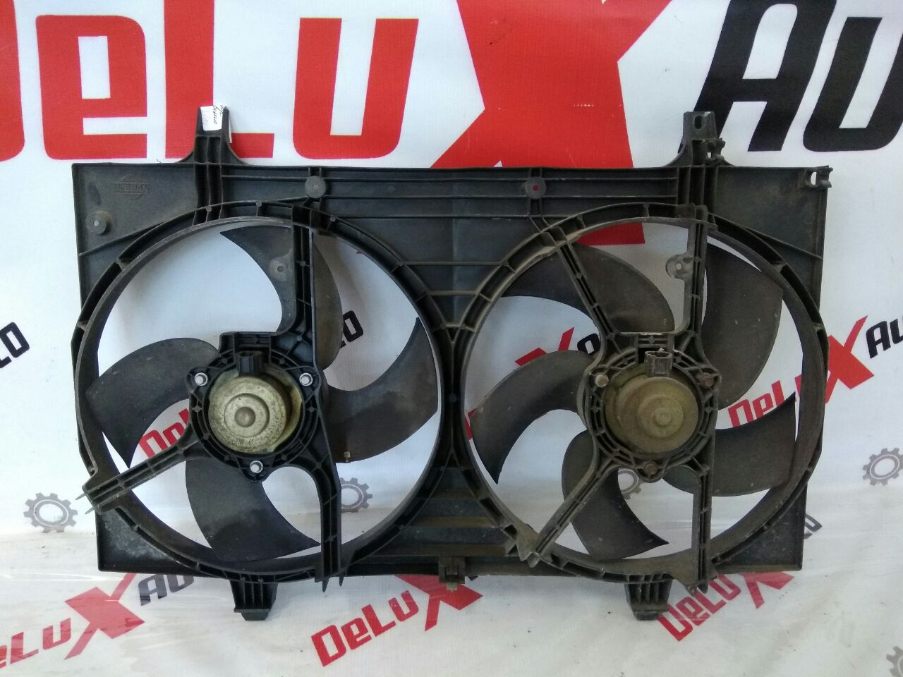 ventilator răcire pentru Nissan Almera Tino 2.0 · 2006