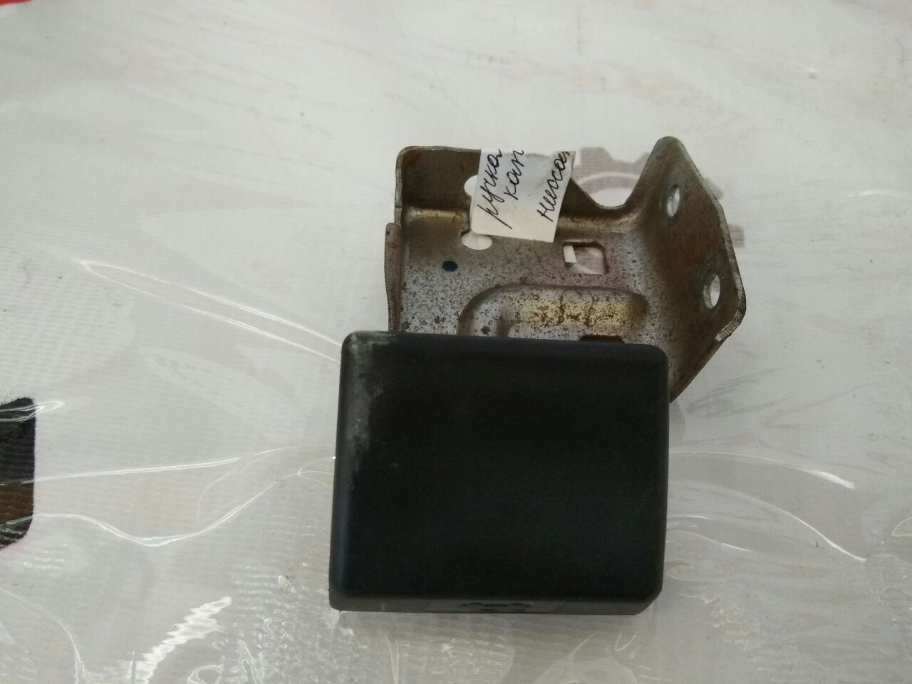 Ручка открытия капота для Nissan Almero Tino 2.0 · 2006