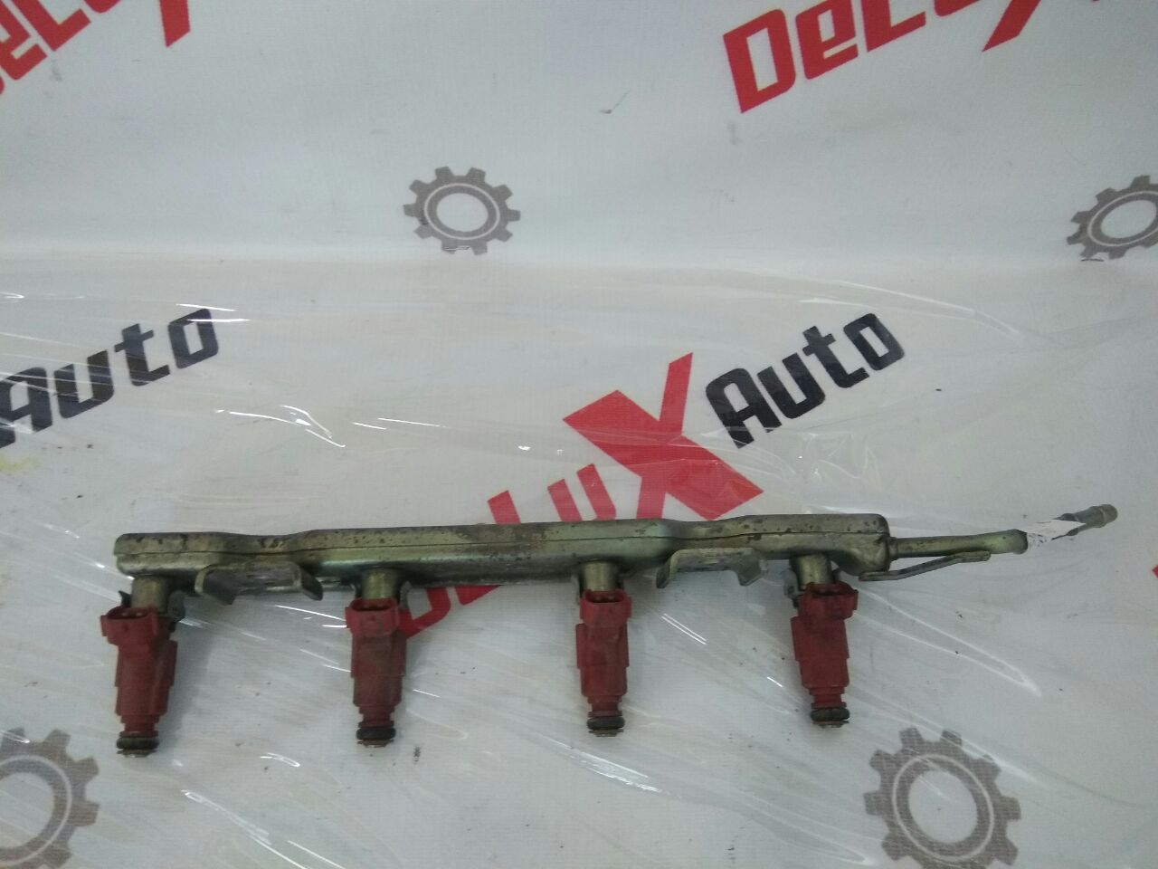rampă de combustibil pentru Nissan Almera Tino 2.0 · 2006