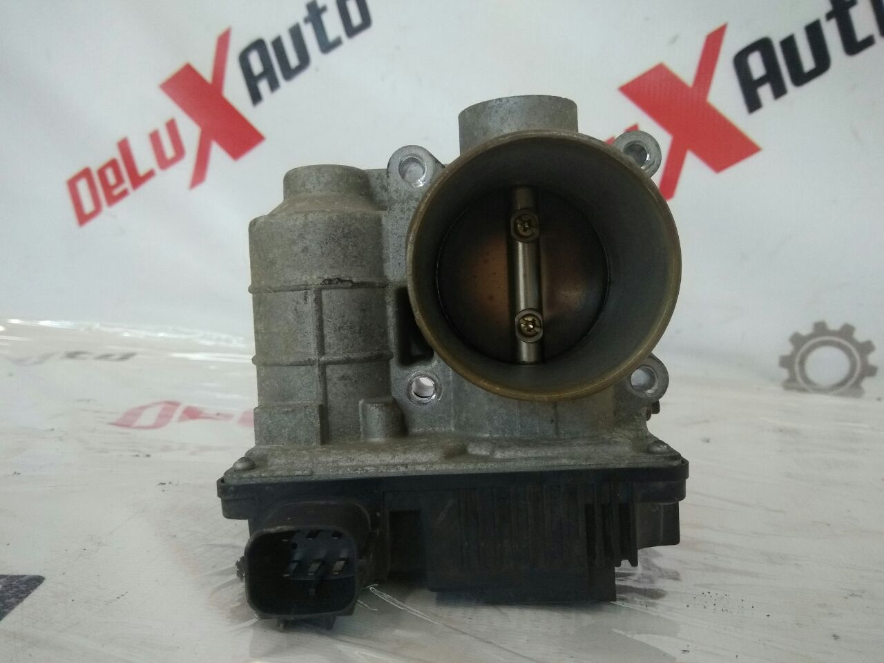clapetă de accelerație pentru Nissan Almera Tino 2.0 · 2006