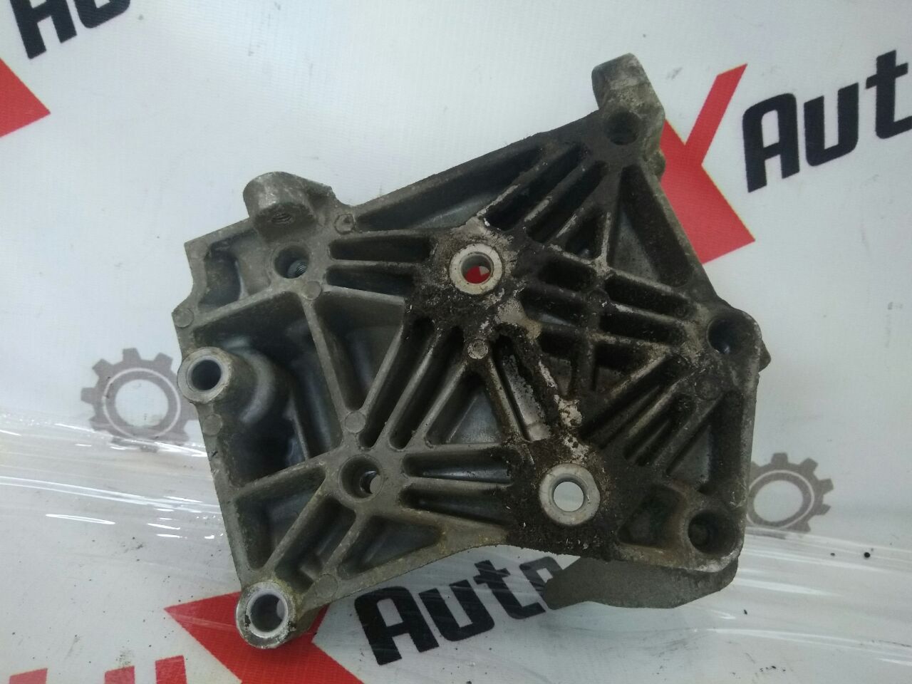 suport compresor aer condiționat pentru Nissan Almera Tino 2.0 · 2006
