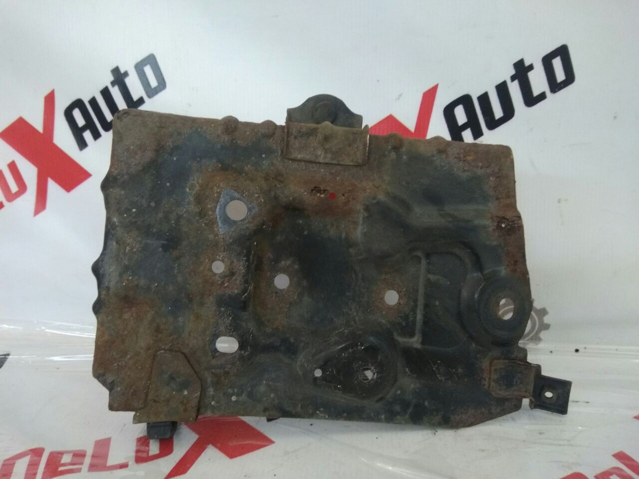 Подставка аккумулятора для Nissan Almero Tino 2.0 · 2006