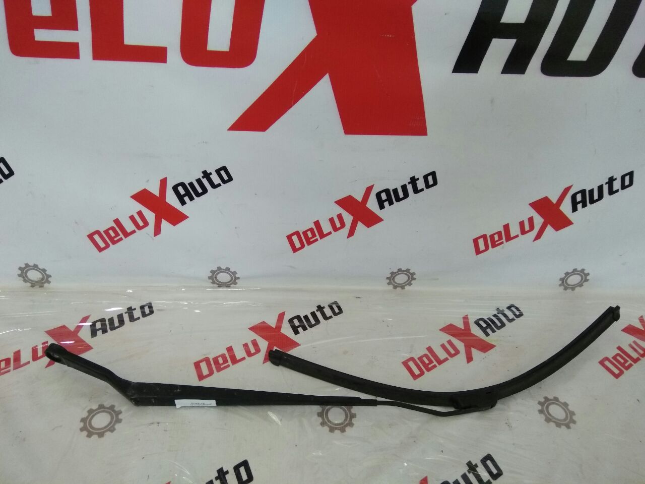 Ștergător stânga pentru Nissan Almera Tino 2.0 · 2006