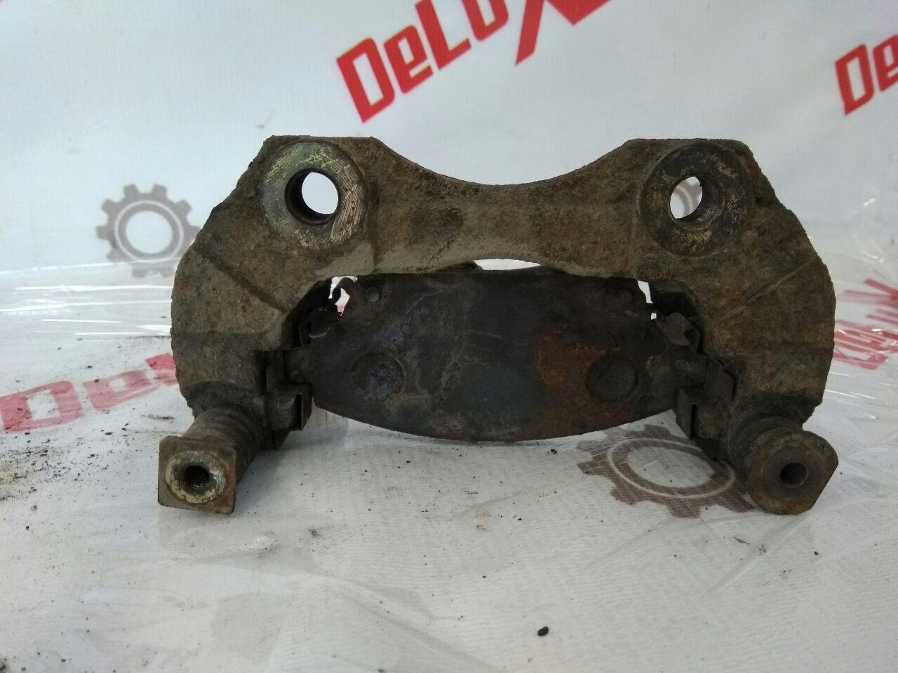 suport etrier față dreapta pentru Nissan Almera Tino 2.0 · 2006