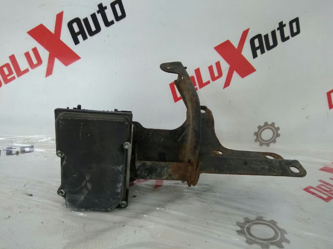 Блок ABS для Nissan Almero Tino 2.0 · 2006