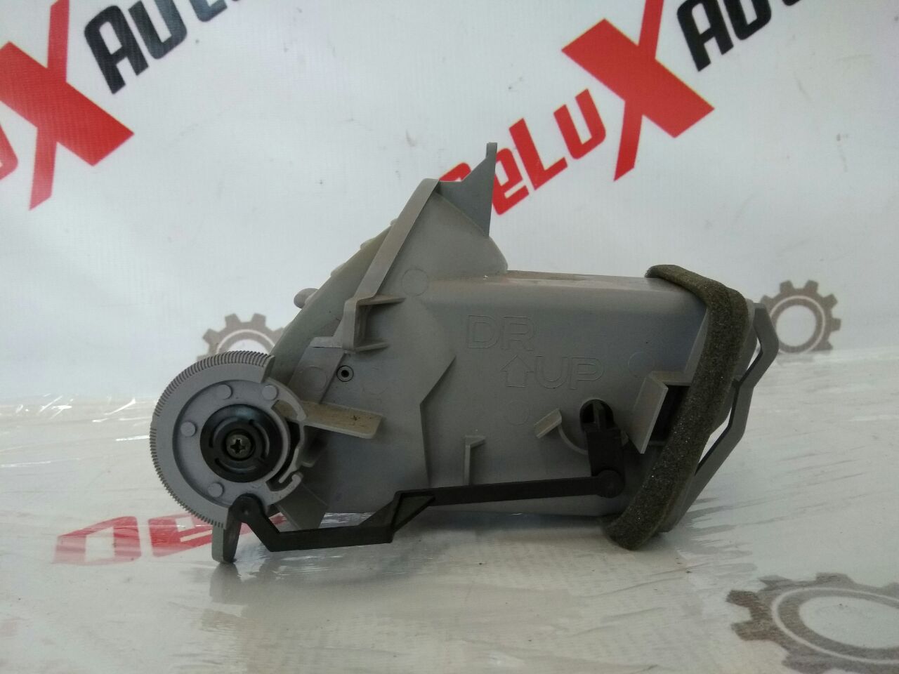 grilă ventilație stânga pentru Nissan Almera Tino 2.0 · 2006
