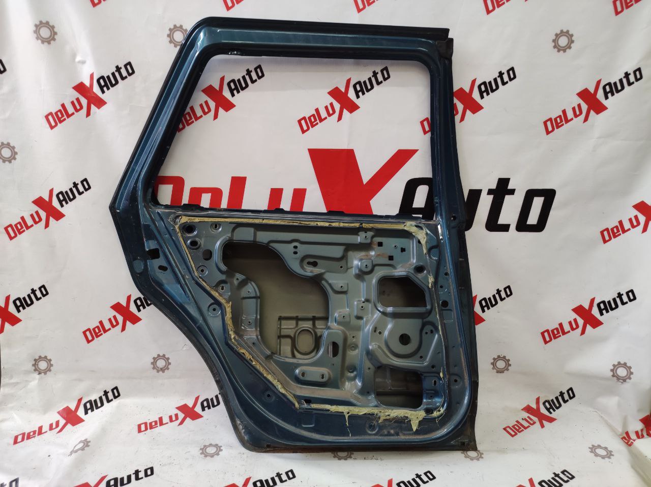 ușă spate stânga pentru Nissan Primera P11 · 2000 break