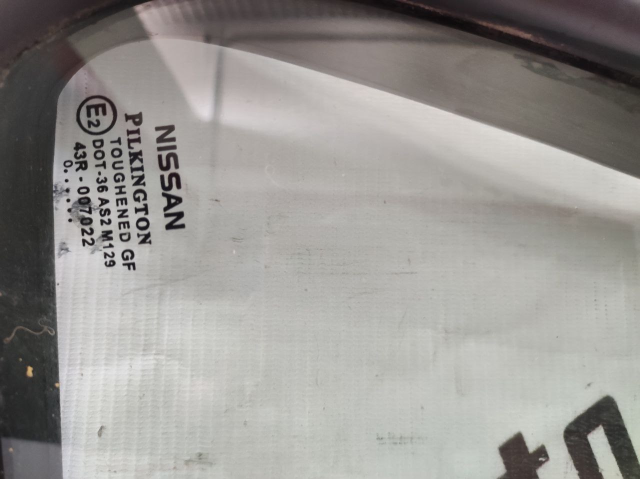 geam triunghi spate dreapta pentru Nissan Primera P11 · 2000 break