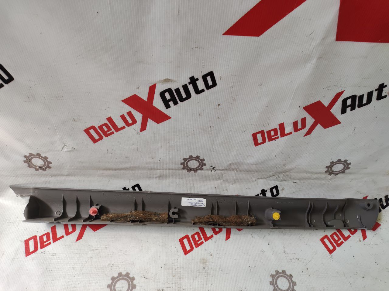 ornament portbagaj dreapta pentru Nissan Primera P11 · 2000 break