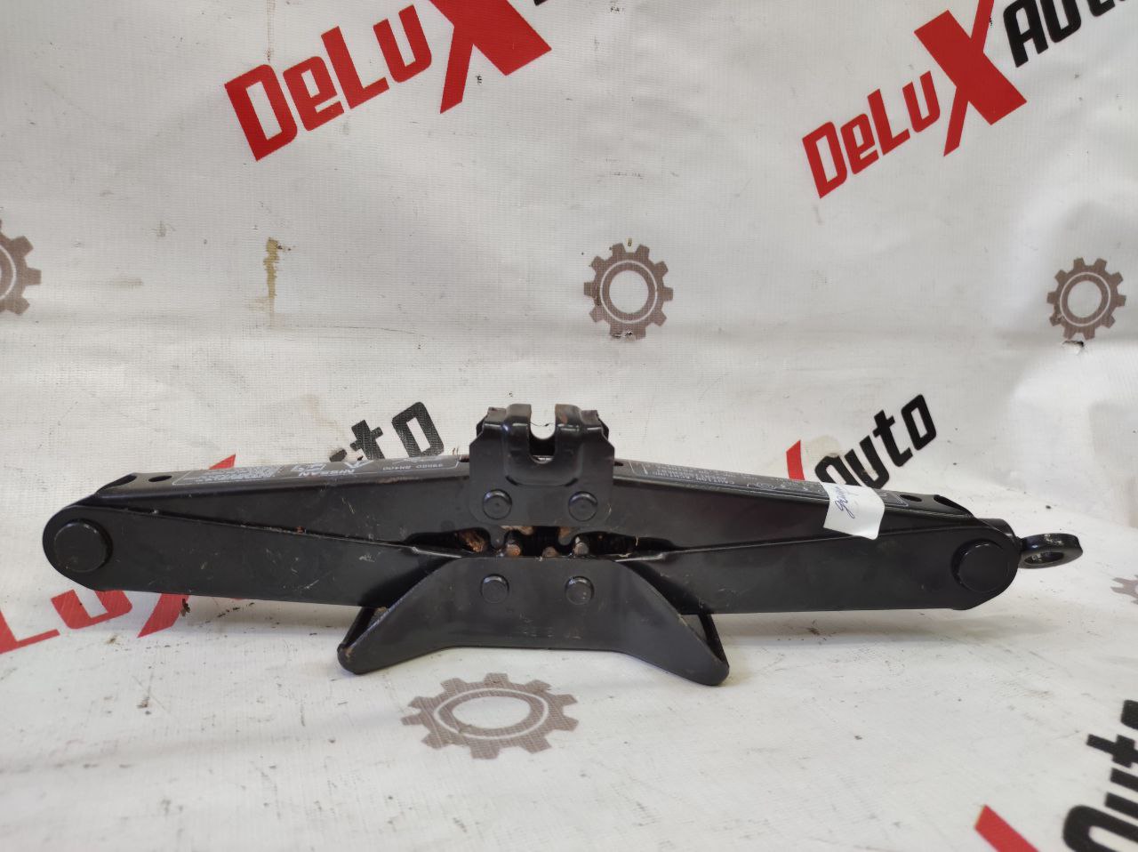 cric pentru Nissan Primera P11 · 2000 break