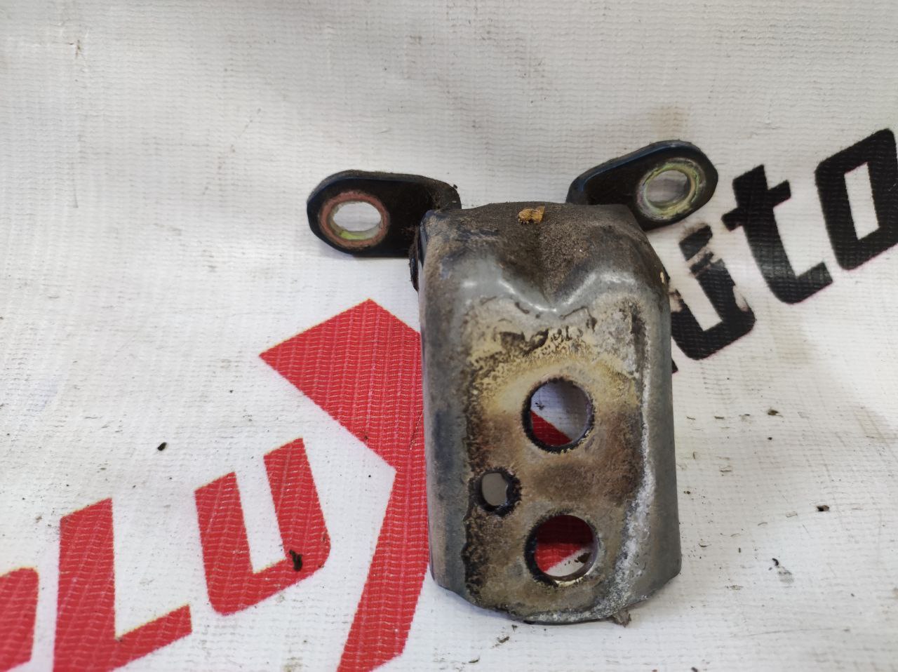balama spate stânga uși inferior pentru Nissan Primera P11 · 2000 break