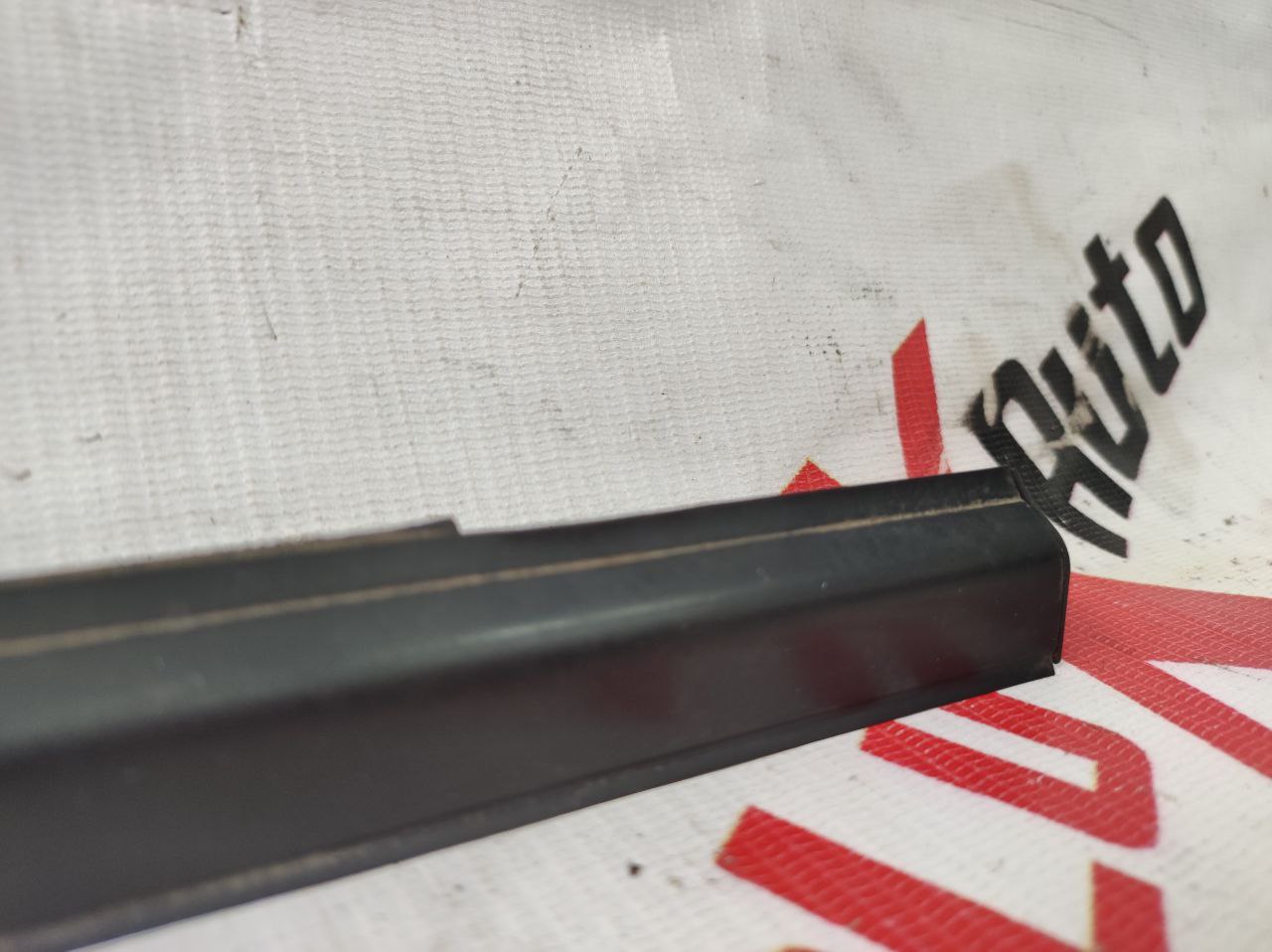 garnitură geam spate dreapta pentru Nissan Primera P11 · 2000 break