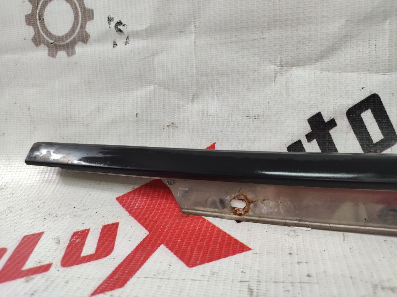 ornament parbriz geam stânga pentru Nissan Primera P11 · 2000 break