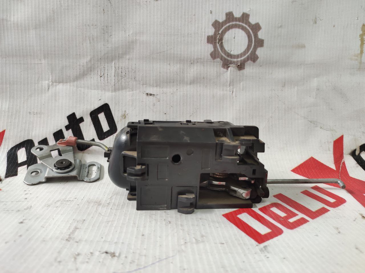 mâner ușă interior față stânga pentru Nissan Primera P11 · 2000 break